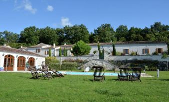 Luxury Apartment with Terrace Sauna Tennis Pool