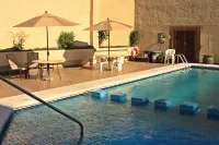 Hafersons Inn Hotel & Suites - Kolam Renang