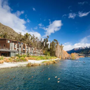 Hilton Queenstown Resort & Spa Hotels near Remarkables Park