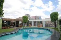Hotel Casa Blanca - ที่มีสระว่ายน้ำ