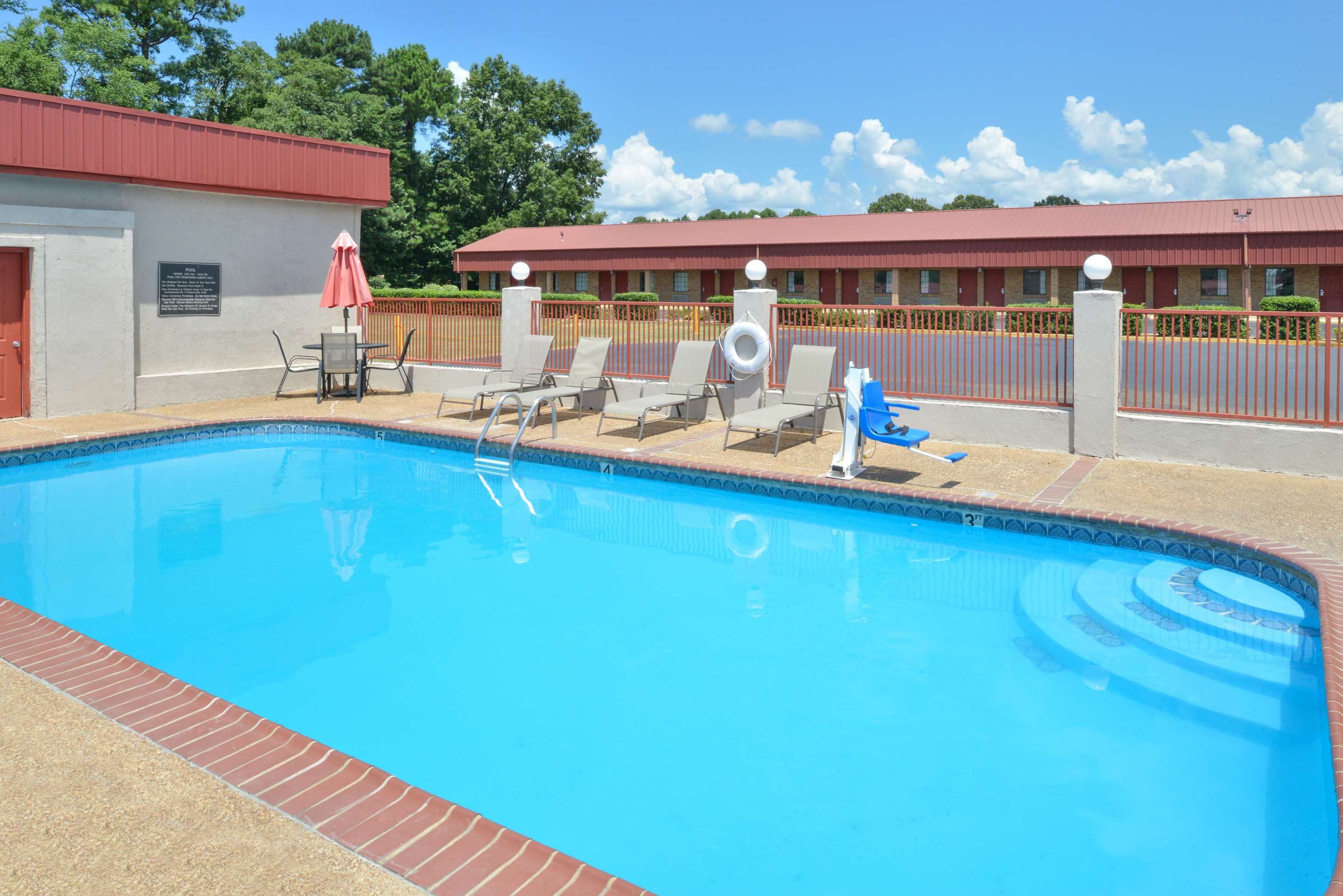 Americas Best Value Inn Batesville