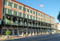 The Marshall House, Historic Inns of Savannah Collection Отели рядом с достопримечательностью «Площадь Чиппева»