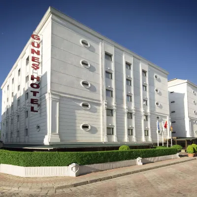 Gunes Hotel Merter Hotels near Merter