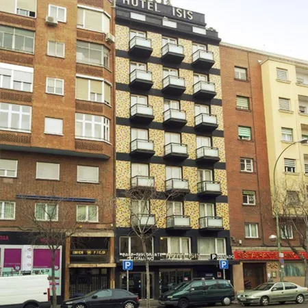 Hotel Madrid Río Отели рядом с достопримечательностью «Усера»