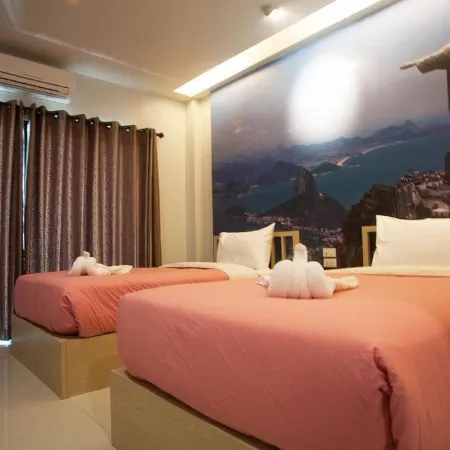 Morage Hotel Отели рядом с достопримечательностью «Ват Чуламани»