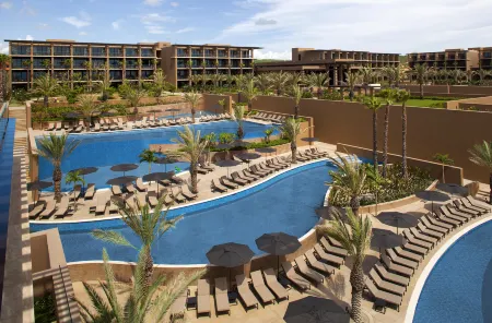 JW Marriott Los Cabos Beach Resort & Spa Отели рядом с достопримечательностью «Puerto Los Cabos»