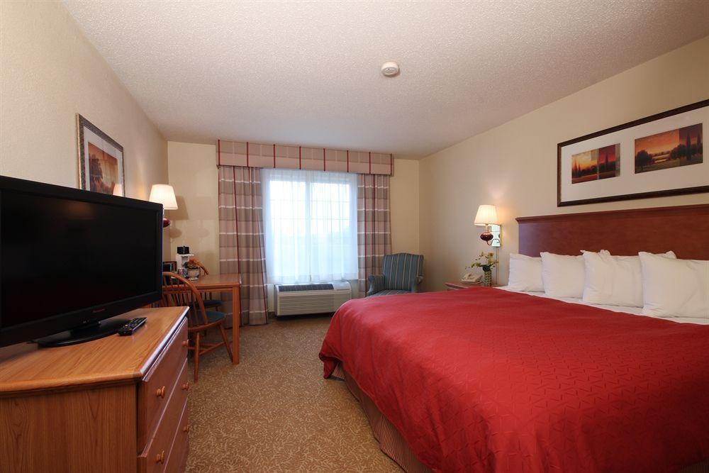 Country Inn & Suites by Radisson, Davenport, IA