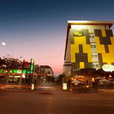 Baiyoke Ciao Hotel Отели рядом с достопримечательностью «Nimmanhaemin Road»