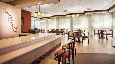 Best Western Plus Windsor Inn Отели в г. Север Майами