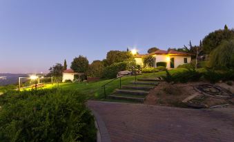 Shoresh Green Hills Family Suites Hotel - Housity