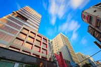 Ramada by Wyndham Manila Central Hotel dekat IEMELIF Cathedral
