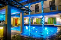 Eloisa Royal Suites - Pool
