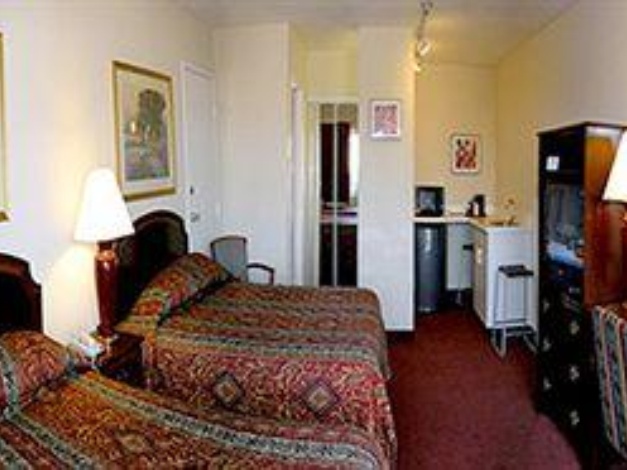 Presidio Parkway Inn