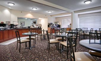 Quality Inn & Suites Lawrence - University Area