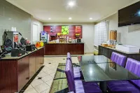 La Quinta Inn & Suites by Wyndham Cleveland - Airport North - petit déjeuner