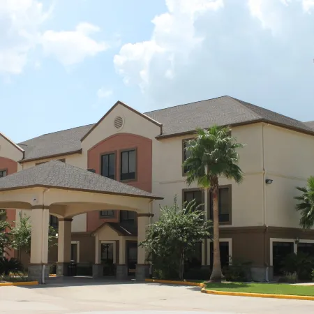 Best Western Plus North Houston Inn  Suites Отели рядом с достопримечательностью «Торговый центр Greenspoint»