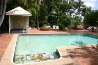 Bundaberg International Motor Inn - Pools