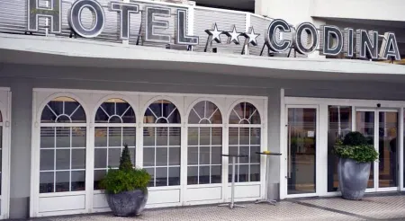 Sercotel Codina Отели рядом с достопримечательностью «Улия»