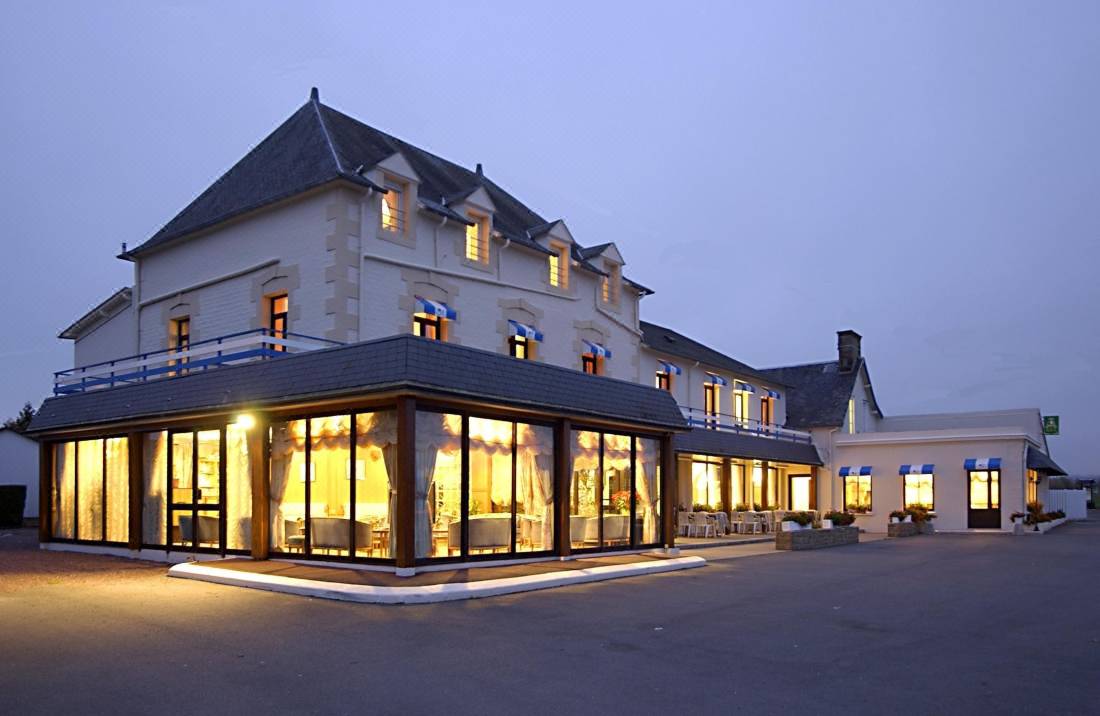 Hôtel les 13 Assiettes-Le Val-Saint-Pere Updated 2022 Room Price-Reviews &  Deals | Trip.com