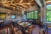 Montanema Handmade Village Hotels in Neochori