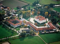 Schloss Hohenkammer GmbH Hotels in Kranzberg
