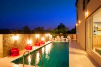 Dwella Suvarnabhumi - Rooftop Pools