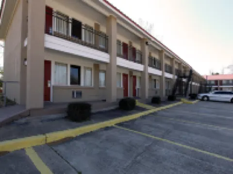 Studio 6 Huntsville, TX Hotels in Walker County