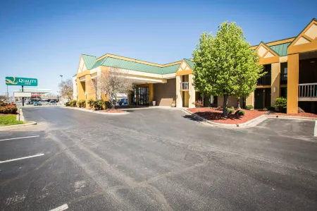 Days Inn by Wyndham Mocksville Отели в г. Юнити