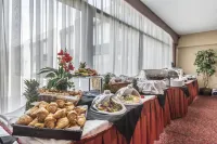 Travelodge by Wyndham Hotel & Convention Centre Quebec City - breakfast