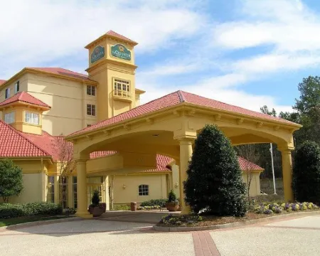 La Quinta Inn & Suites by Wyndham Raleigh/Durham Southpoint Hotels in Triangle