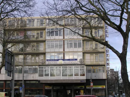 XO Hotels Infinity Отели в г. Zwanenburg