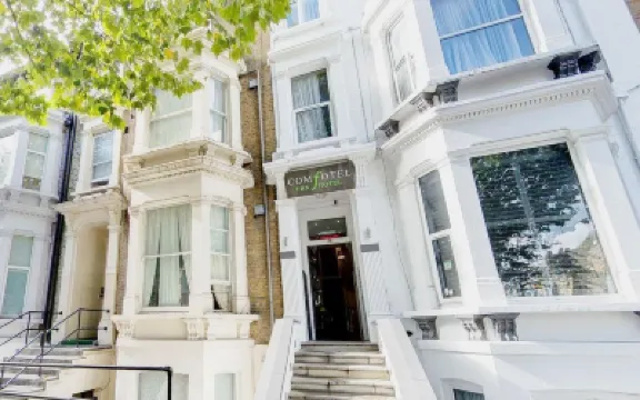 コムフォテル GRN ロイヤル・クレセント・ガーデンズ周辺のホテル