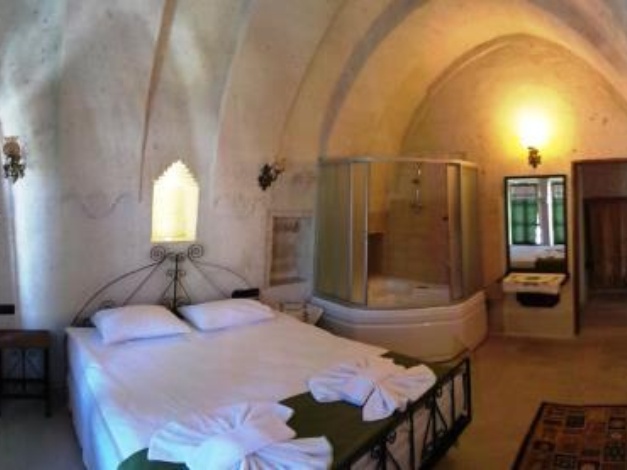 El Puente Cave Hotel
