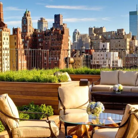 The Surrey A Corinthia Hotel Отели рядом с достопримечательностью «Фрик-коллекшн»