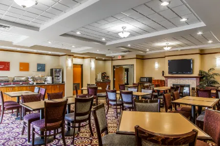 Comfort Suites Urbana Champaign, University Area