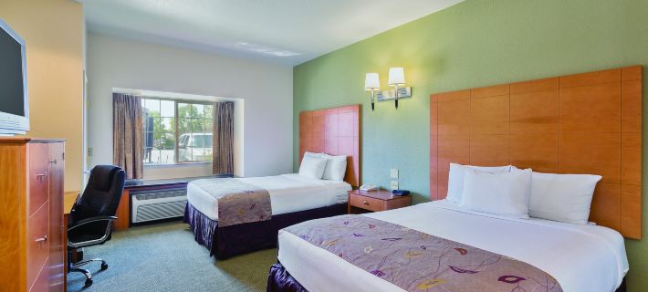 La Quinta Inn & Suites by Wyndham Tulare Hotels in Tulare County