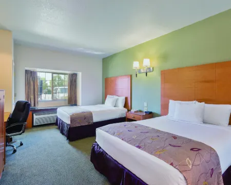 La Quinta Inn & Suites by Wyndham Tulare Hotels in Tulare