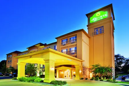 La Quinta Inn & Suites by Wyndham Smyrna TN - Nashville Отели в г. Смирна