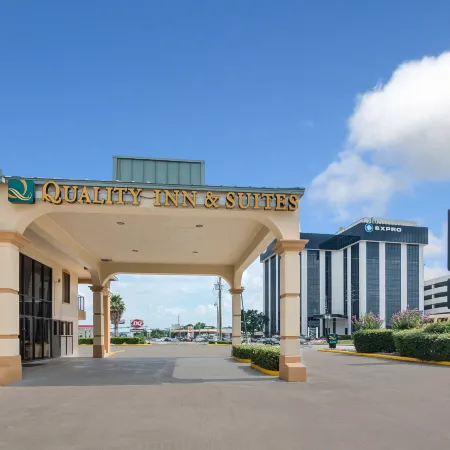 Econo Lodge Inn & Suites West – Energy Corridor