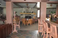 Marmot Lodge Jasper - breakfast