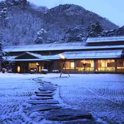 花巻温泉 佳松園 Hotel Exterior
