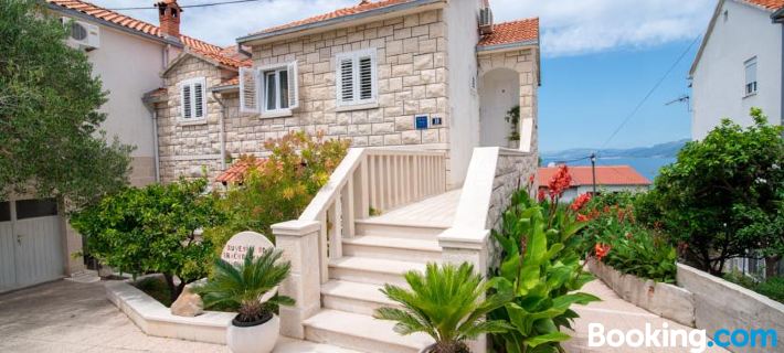 Apartments Vrandecic Hotels in Postire