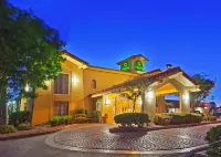 La Quinta Inn by Wyndham El Paso East Lomaland Hotels near Speedway