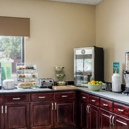 Quality Suites Near West Acres