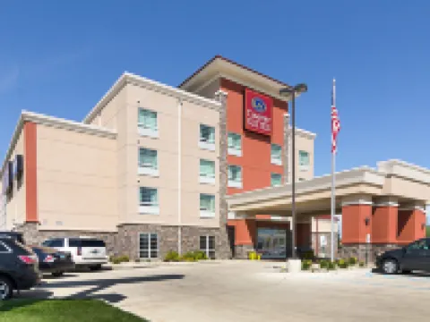 Comfort Suites Hotels in Minot