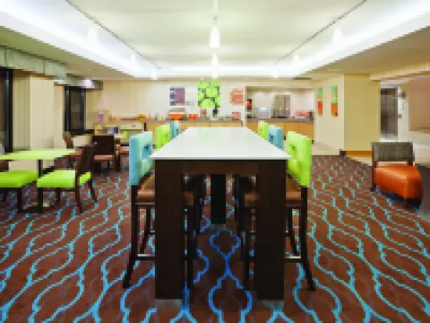 La Quinta Inn & Suites by Wyndham Minneapolis-Minnetonka Hotels in Minnetonka