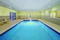 La Quinta Inn & Suites by Wyndham Artesia Hotel di Artesia