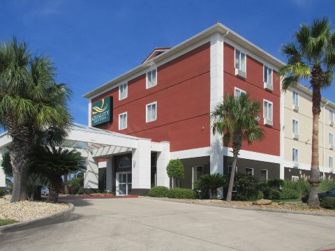 Quality Suites Lake Charles Downtown