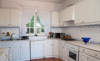 Sunshine Guest House - Housity