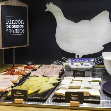 Ibis Barcelona Meridiana Отели рядом с достопримечательностью «Ноу-Баррис»